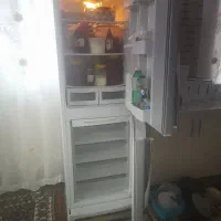 یک عدد یخچال
