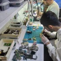 آموزش تعمیرات موبایل ویژه کسب کار برای تمام سنین