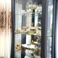ویترین ۴ طبقه