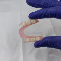 فلکسیبل دَندان مَصنوعی تکه ای ژله ای دَنداًنسازی|خدمات آرایشگری و زیبایی|یزد, |دیوار