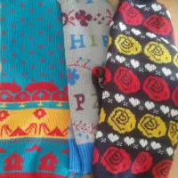 بلوز بافتنی. پتو بچه پیراهن پیش بند وکلاه