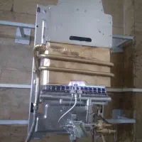 یک دستگاه آب گرم کن ایران شرق