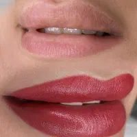 آموزش تخصصی میکروبلیدینگ و آرایش دائم صورت