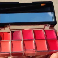 حراج لوازم آرایشی و لباس زیر