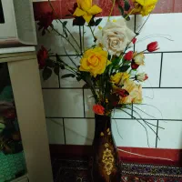 گلدان با گل