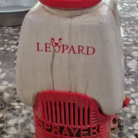 سمپاش شارژی لئوپارد ظرفیت ۲۰ لیتر