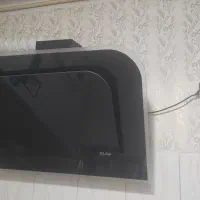 هود کاملا سالم بدون استفاده رو دیوار بوده