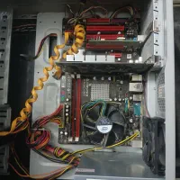 کیس کامپیوتر تمیز