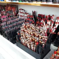 نیازمند فروشنده