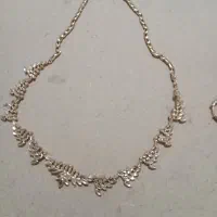 گردنی با گوشواره