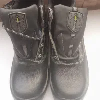 کفش ایمنی کاملا نو|کیف، کفش، کمربند|شاهینشهر, خبرنگار|دیوار