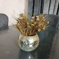 گل و گلدان طلایی