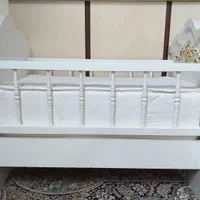 تخت نوزاد با تشک|تخت و صندلی بچه|تهران, امام زاده حسن|دیوار