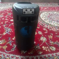 سلام فروش یک اسپیکربزرگ باصدای خیلی خیلی بلند