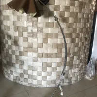 آباژور ایستاده