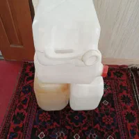 تعدادی کالن بیست لیتری وده لیتری وبطری نوشابه