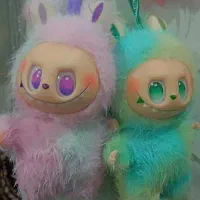 عروسک|اسباب‌بازی بچه|کنگاور, |دیوار