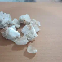 مقدار زیادی سنگ کوارتز و کوارتز صورتی و شجر|جواهرات|قم, صفاشهر|دیوار