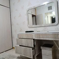 کنسولی وآئینه،میزاآرایشی درحدنوبدون خط وخش|تخت و سرویس خواب|صفادشت, |دیوار