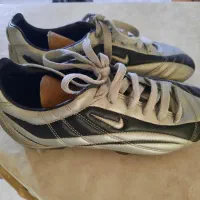 کفش فوتبال چمن مارک نیکی سایز ۴۰ و نیم|کیف، کفش، کمربند|ری, اقدسیه|دیوار