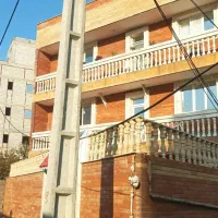 اپارتمان سه طبقه