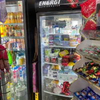 نیازمند فروشنده شب کار