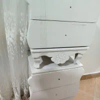 میز کنار تختی