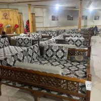 تخت سنتی با چوب روس همراه با فرش و پشتی رایگان