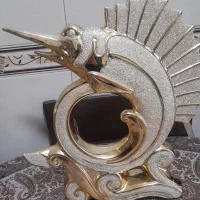مجسمه  تزئیتی به رنگ طلایی