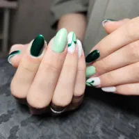 کاشت ناخن با قیمت ویژه