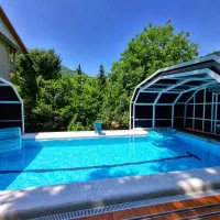 اجاره ویلا استخر رو باز پینگ پونگ. ویوتراس رودخانه
