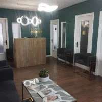 استخدام نیروی پذیرش کلینیک زیبایی
