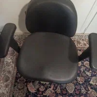 صندلی چرخشی اداری چرم در حد نو|مبلمان اداری|تهران, آهنگ|دیوار