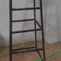 چهارپایه فلزی