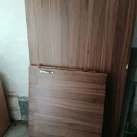 در کمد دیواری ، تلویزیون نو ، گل خارجی