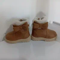 پوتین بچگانه سایز ۲۲ نو  اصلا نپوشیدم