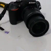 با سلام  دوربین حرفه ای نیکون درحد نوو