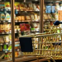 نیروی کار خانم برای سوپرمارکت