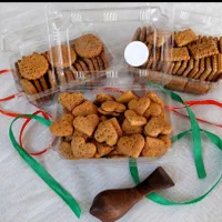 شیرینی زنجبیلی با آرد گندم در دو طعم|خوردنی و آشامیدنی|تربتحیدریه, آبشار|دیوار