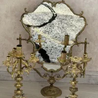 آیینه و‌ شمعدان