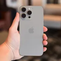 اپل iPhone 15 Pro Max با حافظهٔ ۲۵۶ گیگابایت