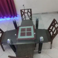 میز ناهار  ۴نفره. با دو صندلی اضافه