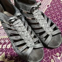 کفش|کیف، کفش، کمربند|فریمان, |دیوار