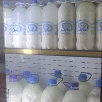 فروشنده مغازه لبنیاتی فقط فروشندگی