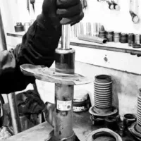 تعمیر تخصصی کمک فنر