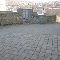 زمین ۲۹۷ متری