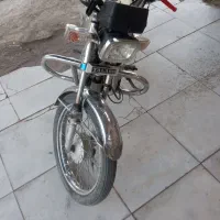 موتور سیکلت ۱۲۵مدل ۹۰ احسان مدارک تکمیل بجز سوخت