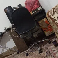 کامپیوترهمراه میز صندلی