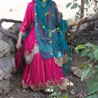 لباس محلی حریر حاشیه دار|لباس|اصفهان, شاهد|دیوار