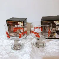 یک جفت شکلات خوری گلدار پایه دار